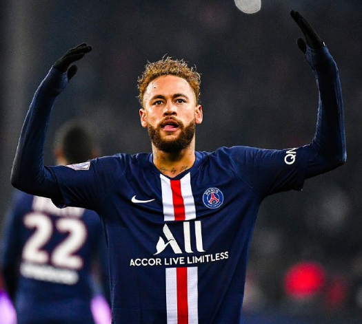 [中超]刘若钒禁区内得球回做 维塔尔远射建功