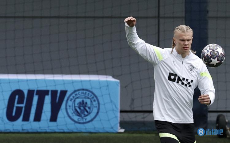 世体：诺坎普第三层看台正逐渐成形，2月可能重新开放北看台